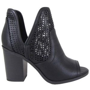 NEVER WORN! black leather open toe SODA booties